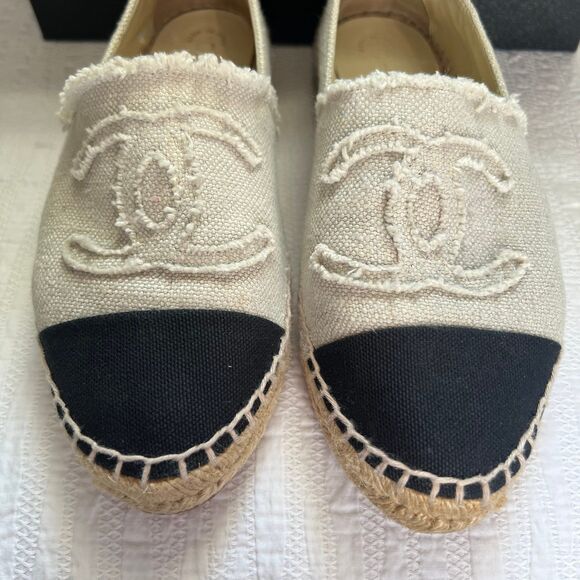 CHANEL Espadrilles Linen Black & Cream/Beige With Box And Dust Bags - Picture 2 of 12